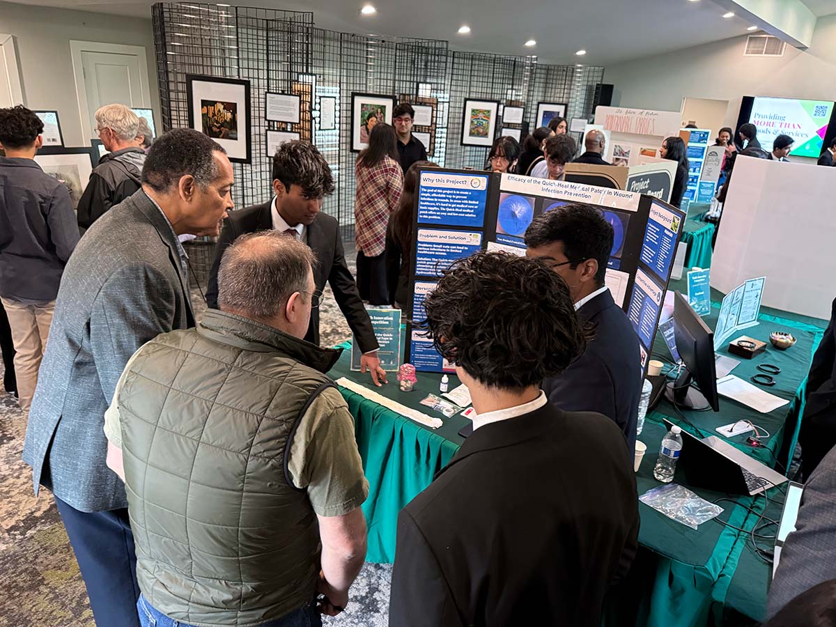 Students present their innovation at the 2025 Youth Festival Students present their innovation at the 2025 Youth Festival